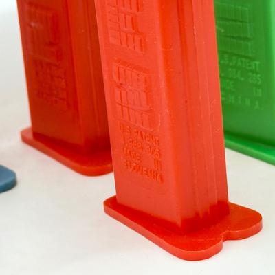 LOT 134: Christmas Holiday Pez Dispensers
