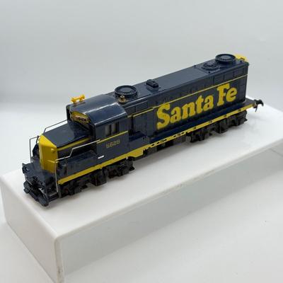 LOT 137: Vintage Tyco Locomotive Trains