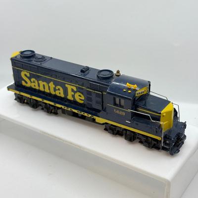 LOT 137: Vintage Tyco Locomotive Trains