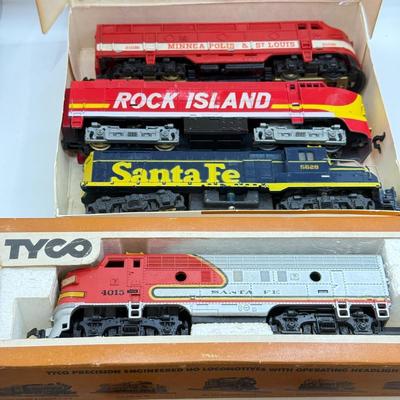 LOT 137: Vintage Tyco Locomotive Trains