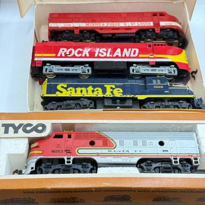 LOT 137: Vintage Tyco Locomotive Trains