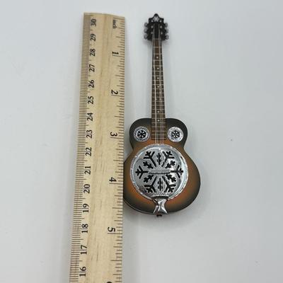 LOT 140: 2011 Hallmark Keepsake Magic Guitar Ornament in Box: Rockin' Around the Christmas Tree