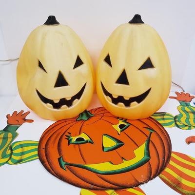 LOT 143: Vintage Beistle Jointed Jack o lantern & Pair of Blowmolds