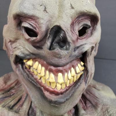 LOT 149: Paper Magic Group Masks; Bill Clinton & Grinning Monster