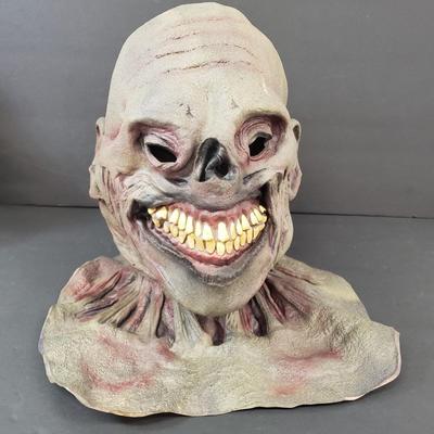 LOT 149: Paper Magic Group Masks; Bill Clinton & Grinning Monster
