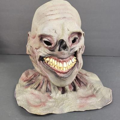 LOT 149: Paper Magic Group Masks; Bill Clinton & Grinning Monster