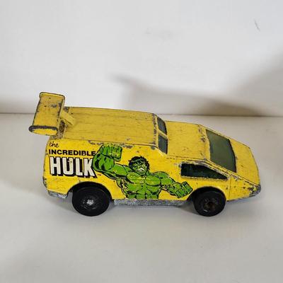 LOT 162: Marvel and DC Lot of Collectibles Including Comic Books, Trading Cards and More