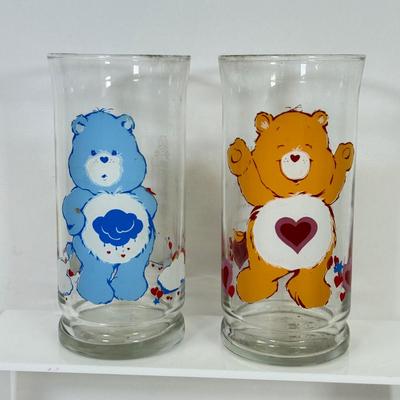 LOT 180: Collectible Glasses: Camp Snoopy, Strawberry Short Cake & Pizza Hut Care Bears: Grumpy & Tenderheart