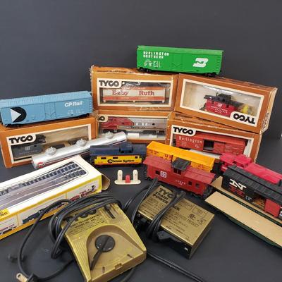 LOT 189: Vintage Tyco Trains & Tracks; Some Original Boxes, Some Need Repair
