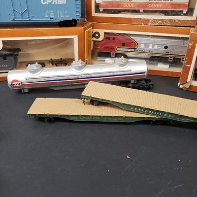 LOT 189: Vintage Tyco Trains & Tracks; Some Original Boxes, Some Need Repair