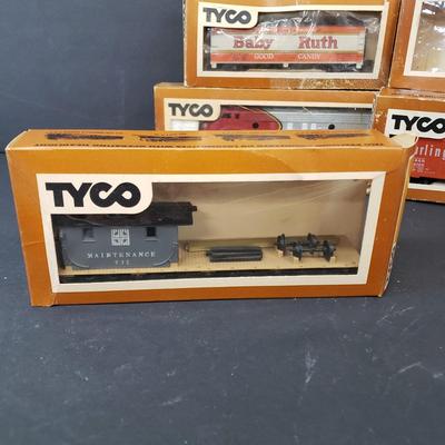 LOT 189: Vintage Tyco Trains & Tracks; Some Original Boxes, Some Need Repair