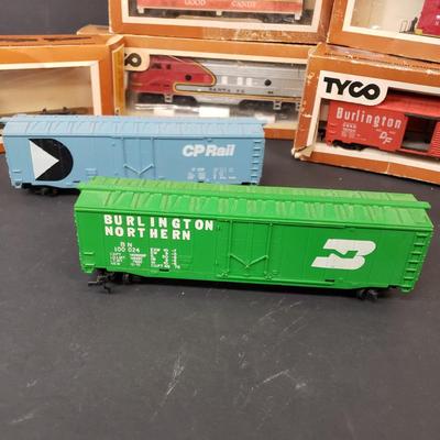 LOT 189: Vintage Tyco Trains & Tracks; Some Original Boxes, Some Need Repair