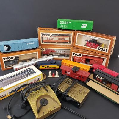 LOT 189: Vintage Tyco Trains & Tracks; Some Original Boxes, Some Need Repair