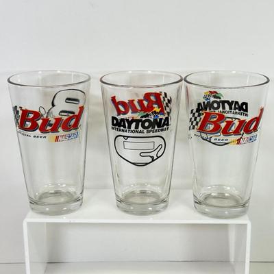 LOT 201: Collectible Glasses: Bud Nascar, Norman Rockwell, Niagara Falls, Shrek the Third & The Great Muppet Caper