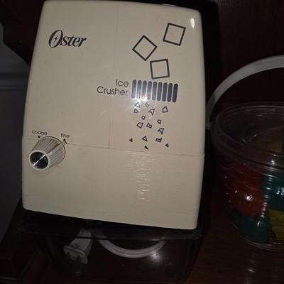 Ice cubes and crusher