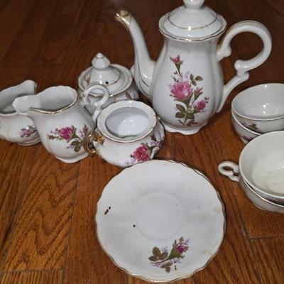 Rose tea set