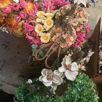 Sale Photo Thumbnail #495: Several Wreaths and flowers
