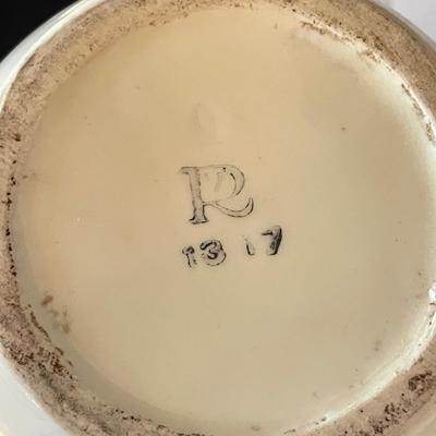 Roseville Pottery & Books (KC-SS)