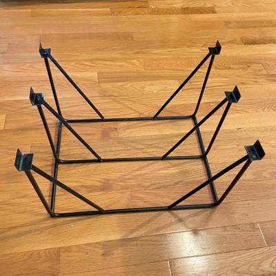 Standing Wrought Iron Wine Rack (LR-SS)