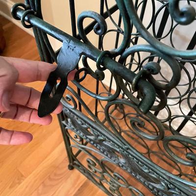 Standing Wrought Iron Wine Rack (LR-SS)
