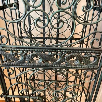 Standing Wrought Iron Wine Rack (LR-SS)