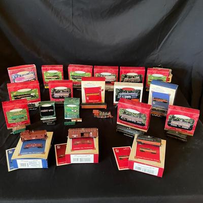 20 Lionel Hallmark Keepsake Ornaments (KC-SS)