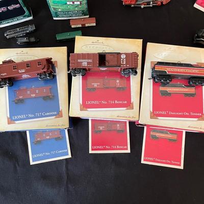 20 Lionel Hallmark Keepsake Ornaments (KC-SS)