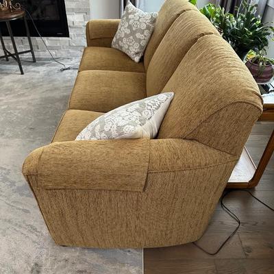FLEXSTEEL COUCH