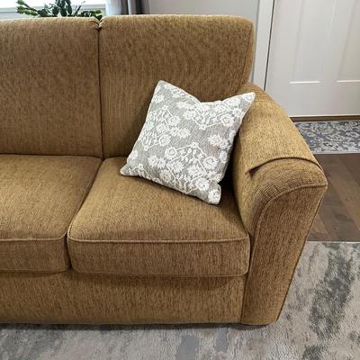 FLEXSTEEL COUCH