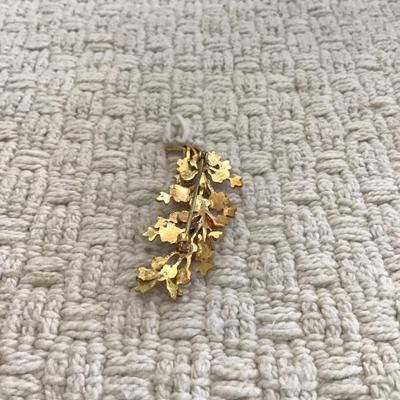 Vintage, gold tone brooch