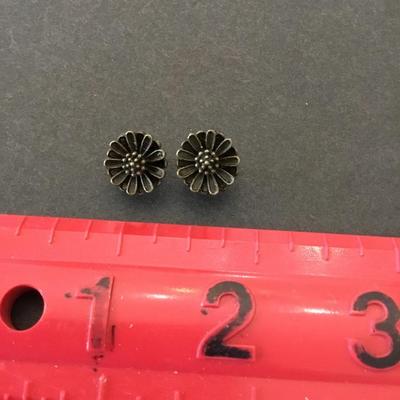 Cute bronze, toned, flower, stud earrings