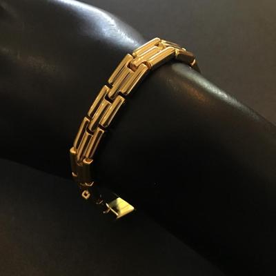Nice gold tone tennis bracelet