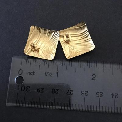 Vintage textured gold tone square stud earrings