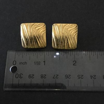 Vintage textured gold tone square stud earrings