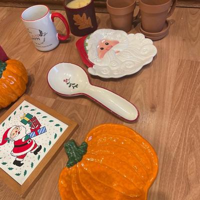 Miscellaneous holiday decor