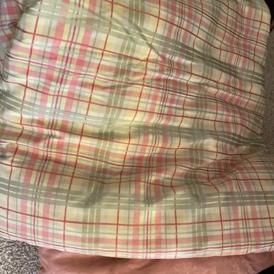 Quilt rack and comforter