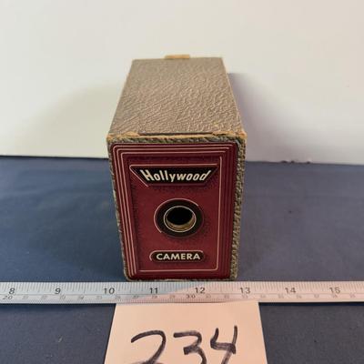 Vintage Hollywood Single Uses Box Camera