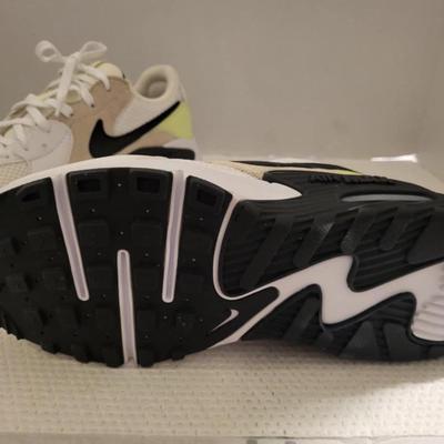 Brand new women Nike Air Max 7.5