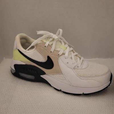 Brand new women Nike Air Max 7.5