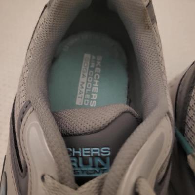 Skechers Air coolerd ultra light size 7 near new