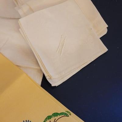 MISC LINENS AND TABLECLOTHS