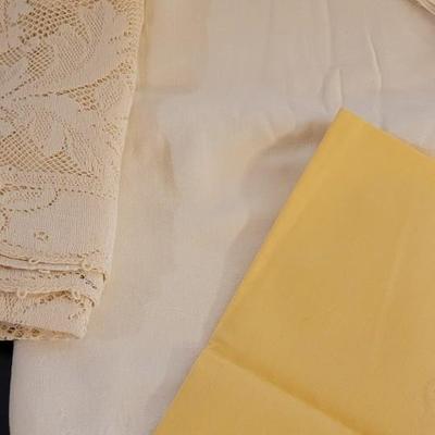 MISC LINENS AND TABLECLOTHS