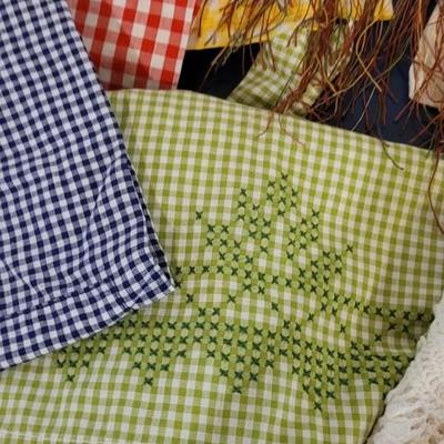 VINTAGE APRONS, DOILIES AND MORE