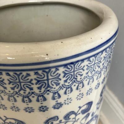 Vintage Blue/White Chinese Ceramic Umbrella Stand 18”h x 8” across