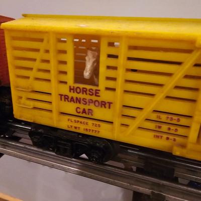 Assortment of Vintage Lionel Lines Cars O Gauge (T2-JS)