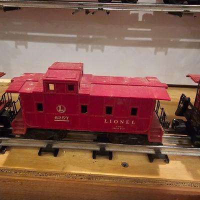 Assortment of Vintage Lionel Lines Cars O Gauge (T2-JS)