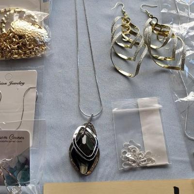 JEWELRY, NEW IN PACKAGE