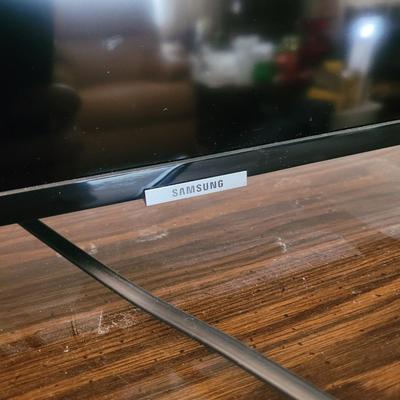 Samsung 50" Smart T.V. (LR-EL)