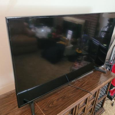 Samsung 50" Smart T.V. (LR-EL)