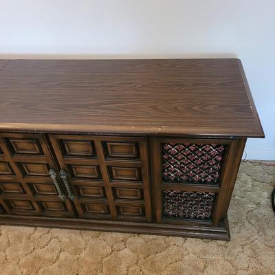 SounDesign Vintage Stereo Cabinet (LR-EL)